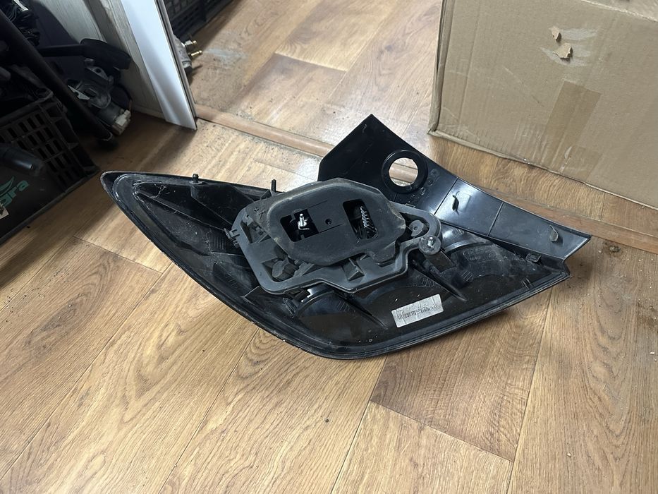 Десен стоп за Опел Астра GTC