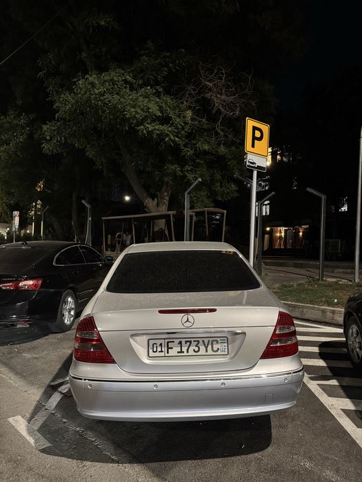 Mercedes Benz 240E