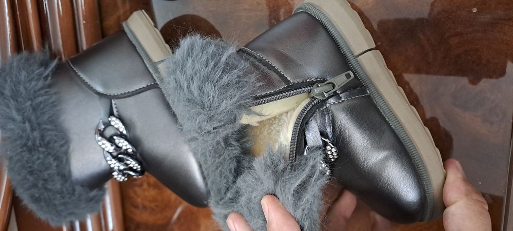 Продаётся обувь для девочек