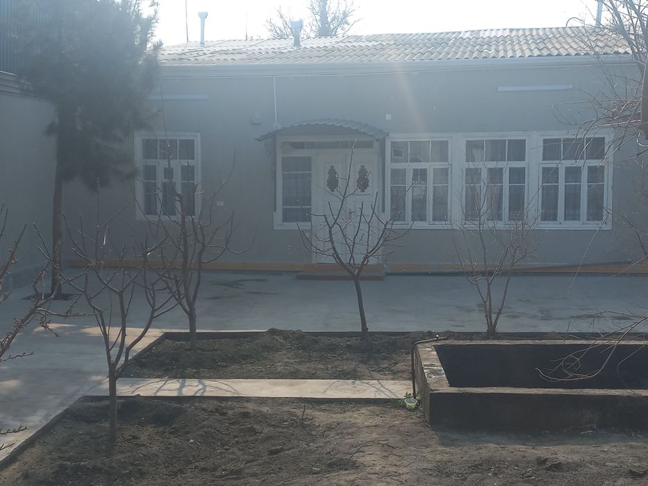 Сдается дом в центре Коканда.