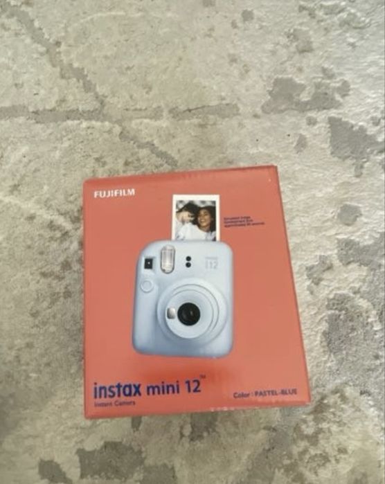 Продаю Fujifilm Instax Mini 12