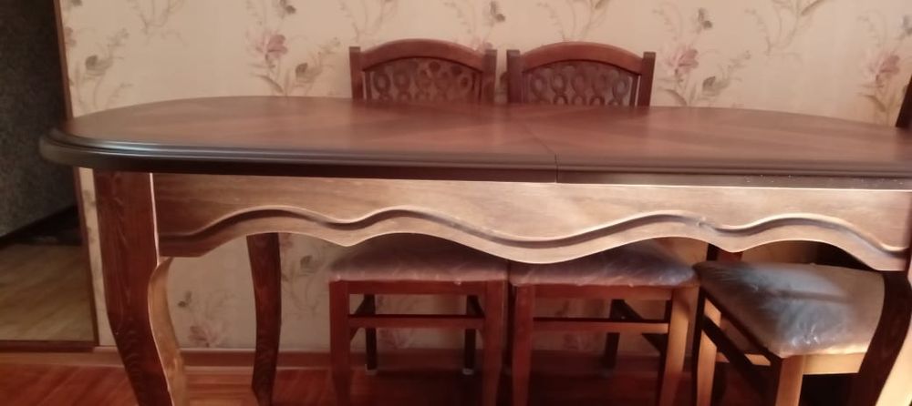 Продам раздвижной обеденный стол