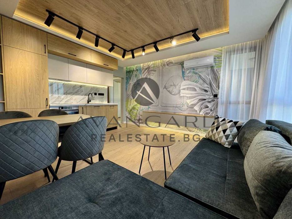 Продава се Двустаен апартамент в Пловдив, Кючук Париж - 64 кв.м за 2157 €/кв.м - Снимка #1