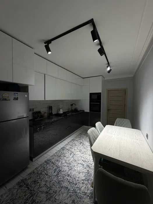 ЖК Besh Chinor Махтумкули улица ,3 комнатная квартира с Ремонтом