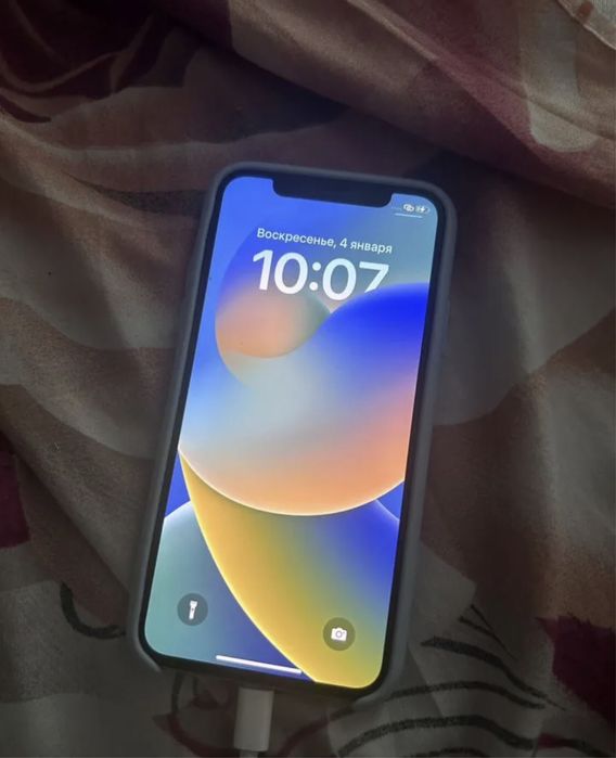 Продаю IPhone X 256gb