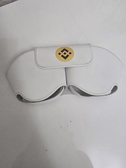 Продам чехол для Apple AirPods Max