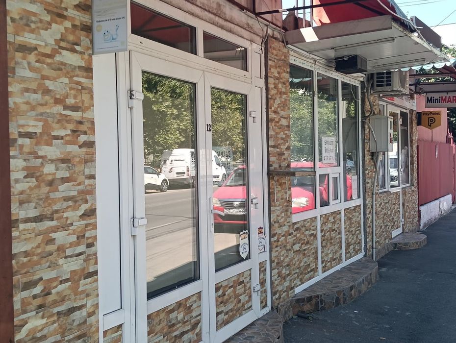 Închiriez spațiu comercial