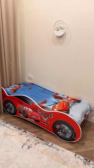 Детская кровать машинка