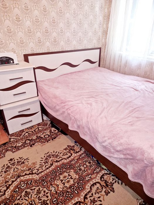 Продам спальный гарнитур