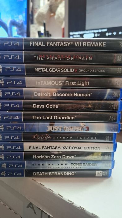 Продава ps4 +много игри
