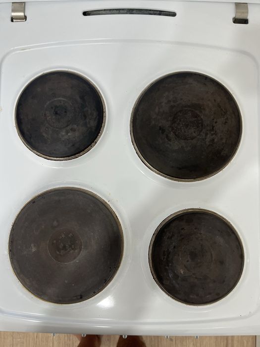 Электроплита Hansa с духовкой