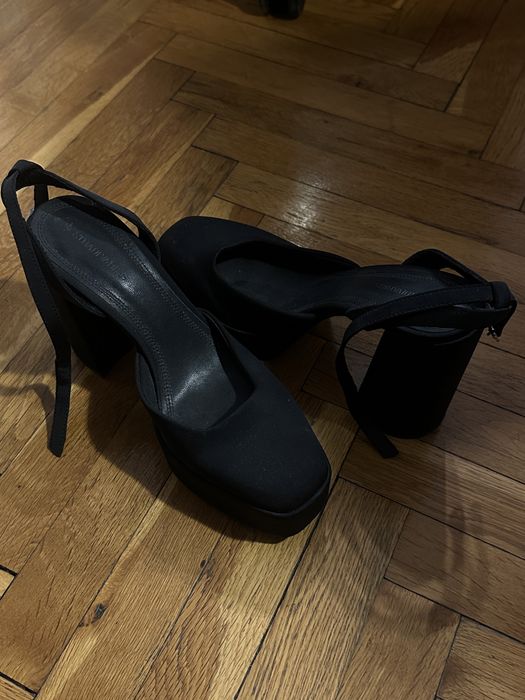 Черни токчета- Stradivarius