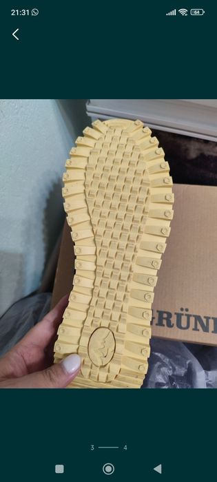 Продам сапоги и кроссовки