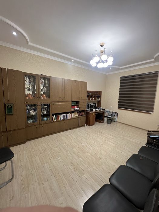 Уй сотилади, Сергели курувчида