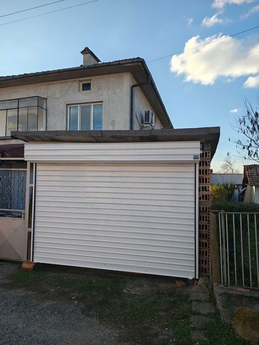 Гаражни и охранителни врати