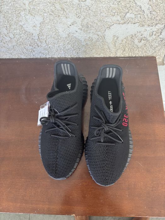 Adidas Yeezy 350 V2 Bred