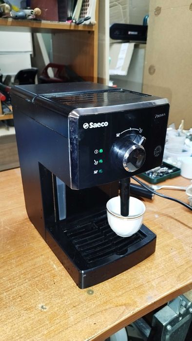 Кафемашина Delonghi EC-150 експресо с крема цедка