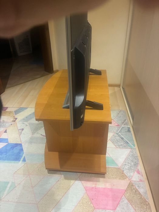 Тв Шкаф в отлично състояние