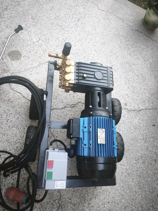 Grup de pompare cu presiune Interpump