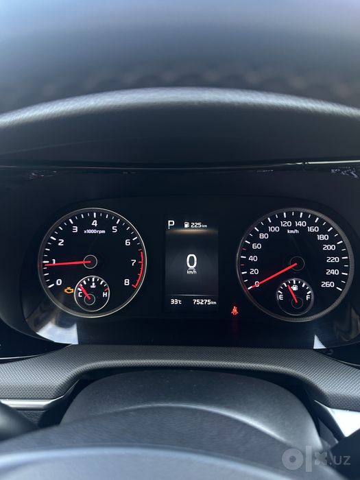Kia K5 oq rangli 2021