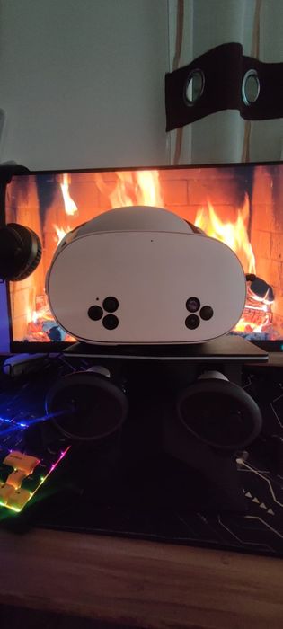 Vând VR Oculus Quest 3s 128Gb
