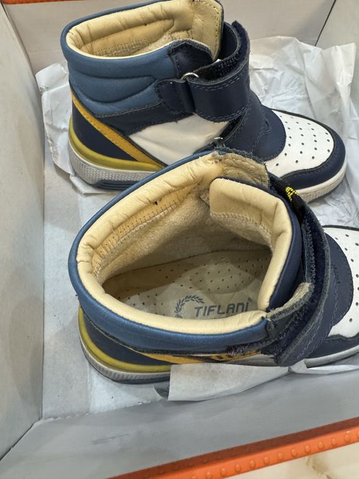 Детские ботинки