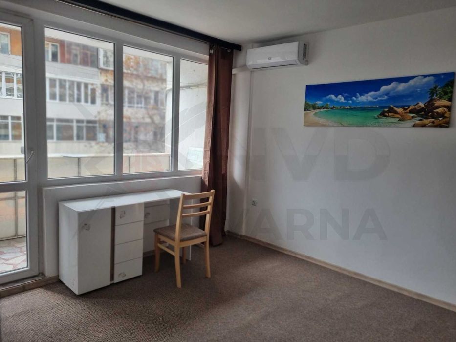 Дава се под наем тристаен апартамент в Център! 21894882