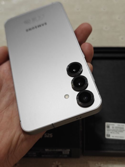 Samsung S25 128Gb идеальный