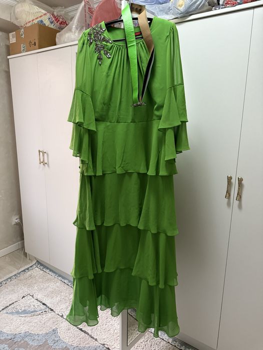 продам платья только 1-2 раза одевала