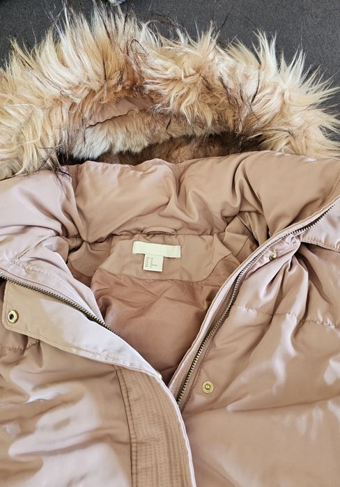 Зимно яке  H&M със страхотна качулка.