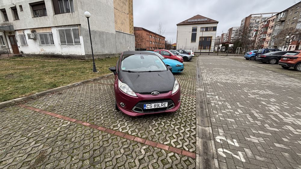 se vinde Ford Fiesta 2009