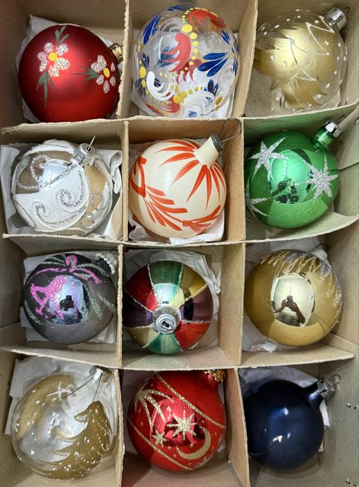 Globuri vechi pentru brad