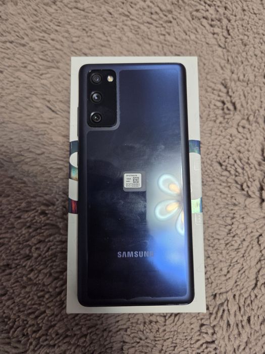 Samsung      S20