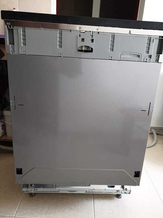 XXL Съдомиялна Miele - Auto Open - 14 Комплекта - Пълно Вграждане 60см