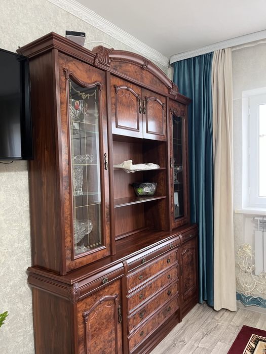 Продам сервант в хорошем состоянии