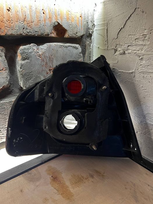 Задний стоп суббару б4 правый