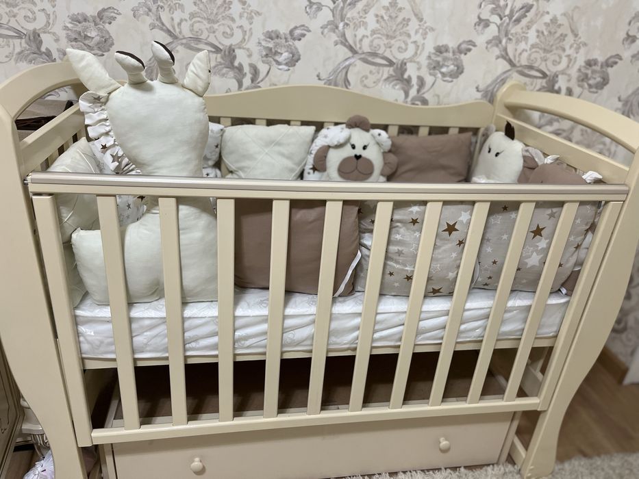 Детский манеж с матрасом