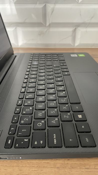 Noutbuk i5/10 8GB+ 240SSD 2GB Nvidia FullHD