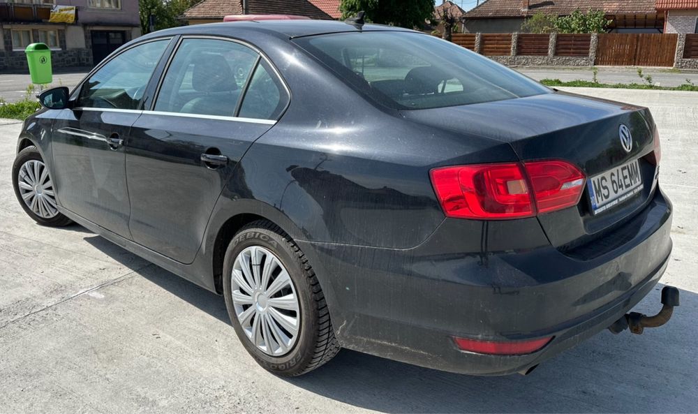 VW Jetta - 1.6 diesel (an 2012)