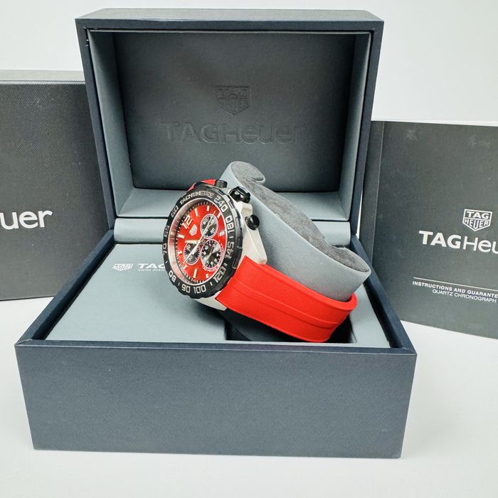 Часовник TAG Heuer Formula 1 Chronograph CAZ101AM