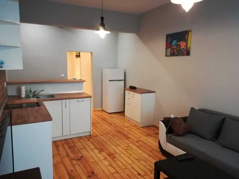 Дава се под наем Двустаен апартамент в София, Център - 60 кв.м за 348.84 € - Снимка #1