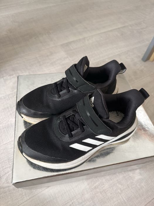 Кросовки , 35 размер, черно - белые