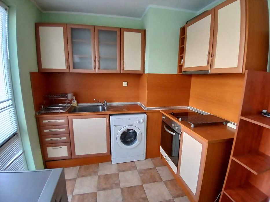 Продава се Тристаен апартамент в Варна, Левски - 85 кв.м за 3012 €/кв.м - Снимка #2