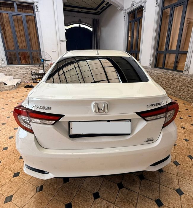 Honda crider 2023 idealni holatda 1 qo'l minilgan