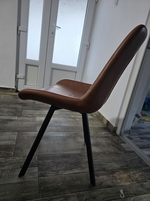 Scaune de piele rotative