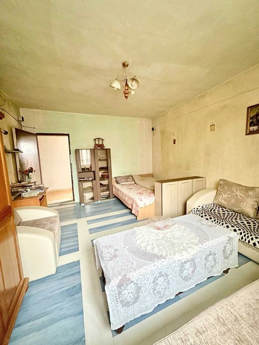 Продава къща в с. Лесново