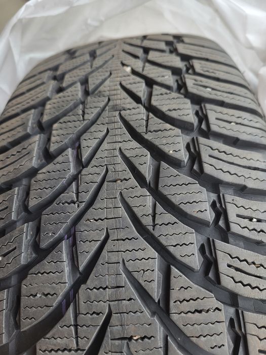 Vand 4 anvelope Nokian 225.55.R19