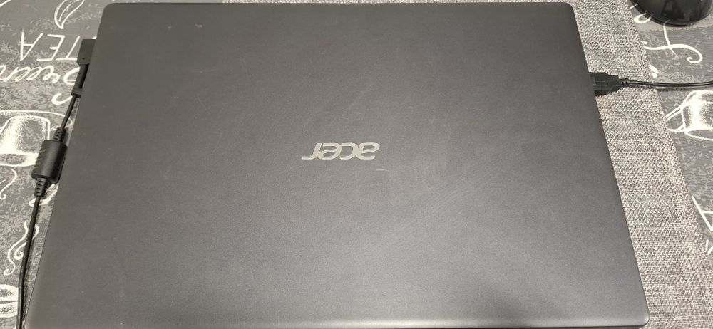 Продавам Acer Aspire 3 – Intel Pentium, 4GB RAM, 15.6" FHD