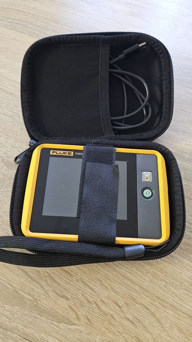 Cameră termoviziune Fluke PTi120 – Defect touchscreen (partea dreaptă jos)