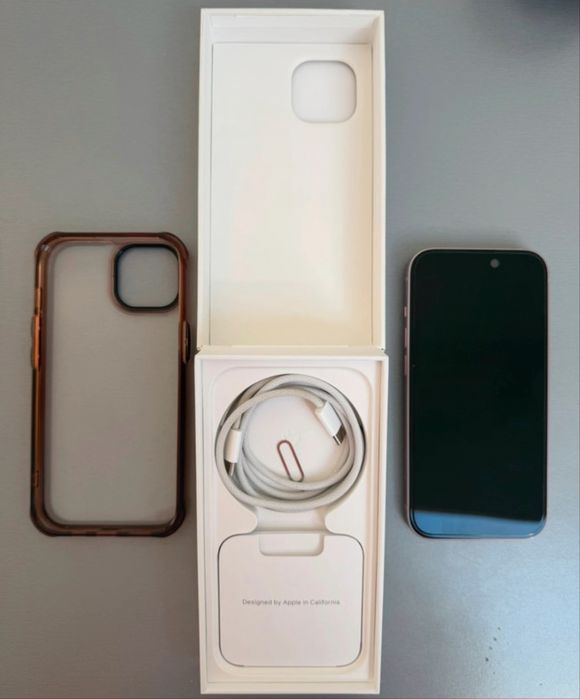 Iphone 15, culoare roz, 128 GB